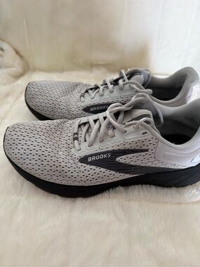 Brooks Anthem 6 Men's Size 11 Gray/Black Running Shoes
